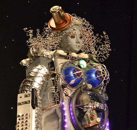RobotWoman1_550